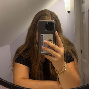 Meet your Posher, Alyssa